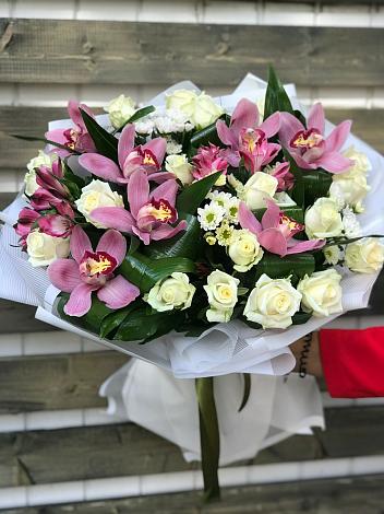Букет цветов из: Розы и Хризантемы в Большая Черниговка