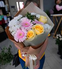 Букет цветов из:  Герберы, Розы и Хризантемы в Большая Черниговка